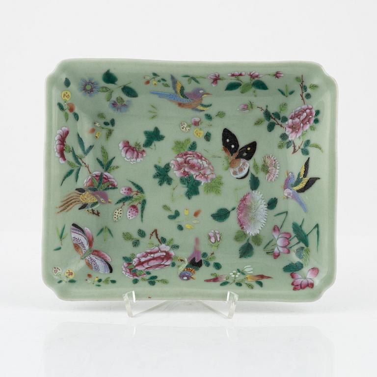 A Canton famille rose dish, Qing dynasty, 19th Century.