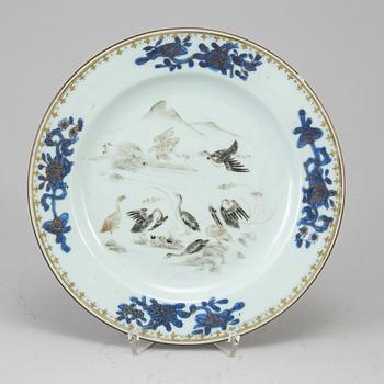 A blue and white and gilt plate, Qing dynasty, Qianlong (1736-95).