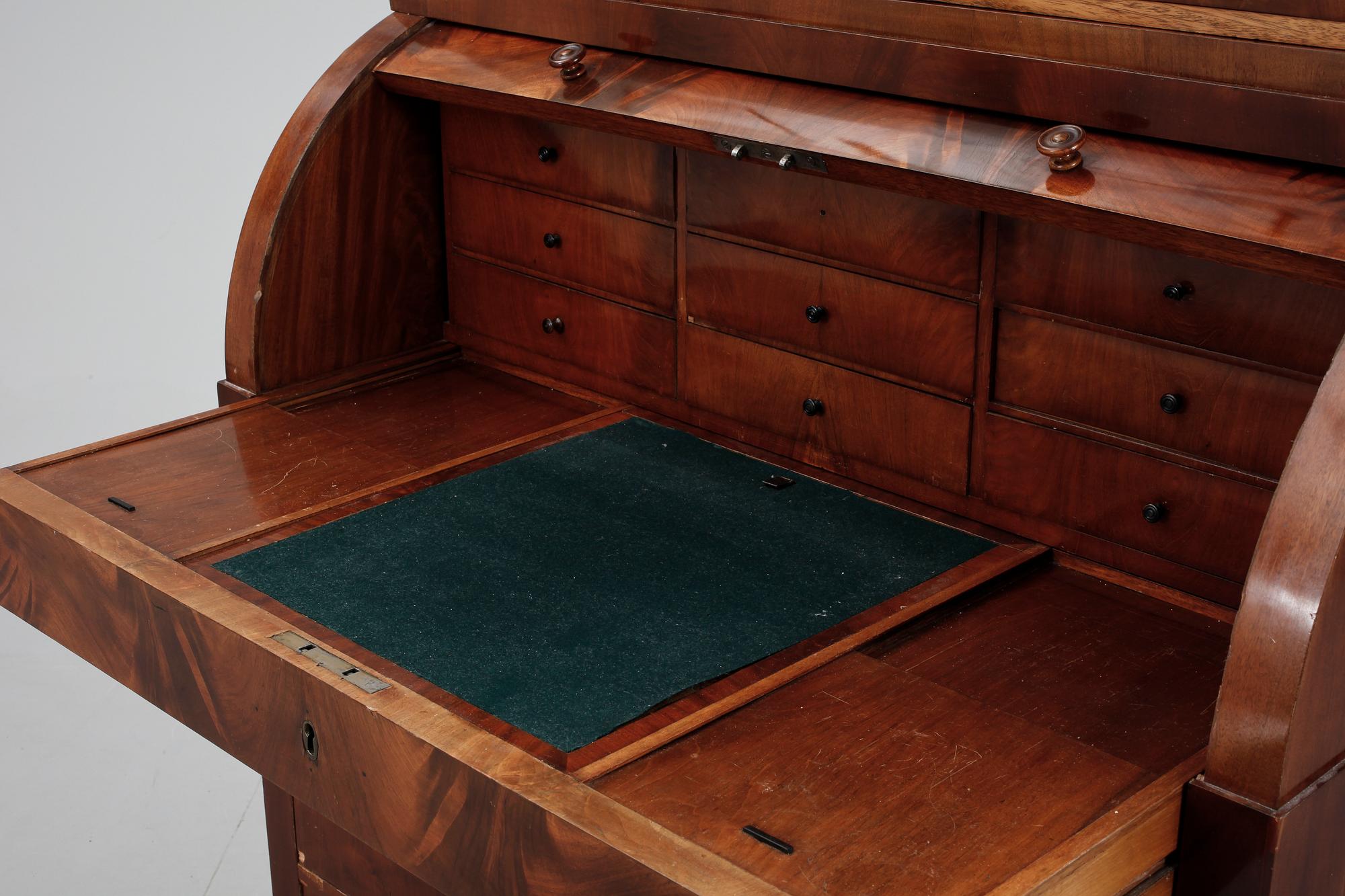 SKRIVBYRÅ. Empire, 1800-talets mitt.