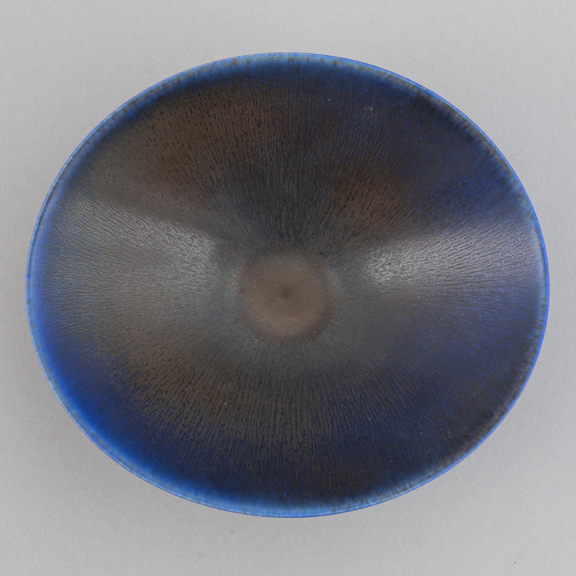 Berndt Friberg, a set of two stoneware bowls, Gustavsbergs studio 1952 and 1962.