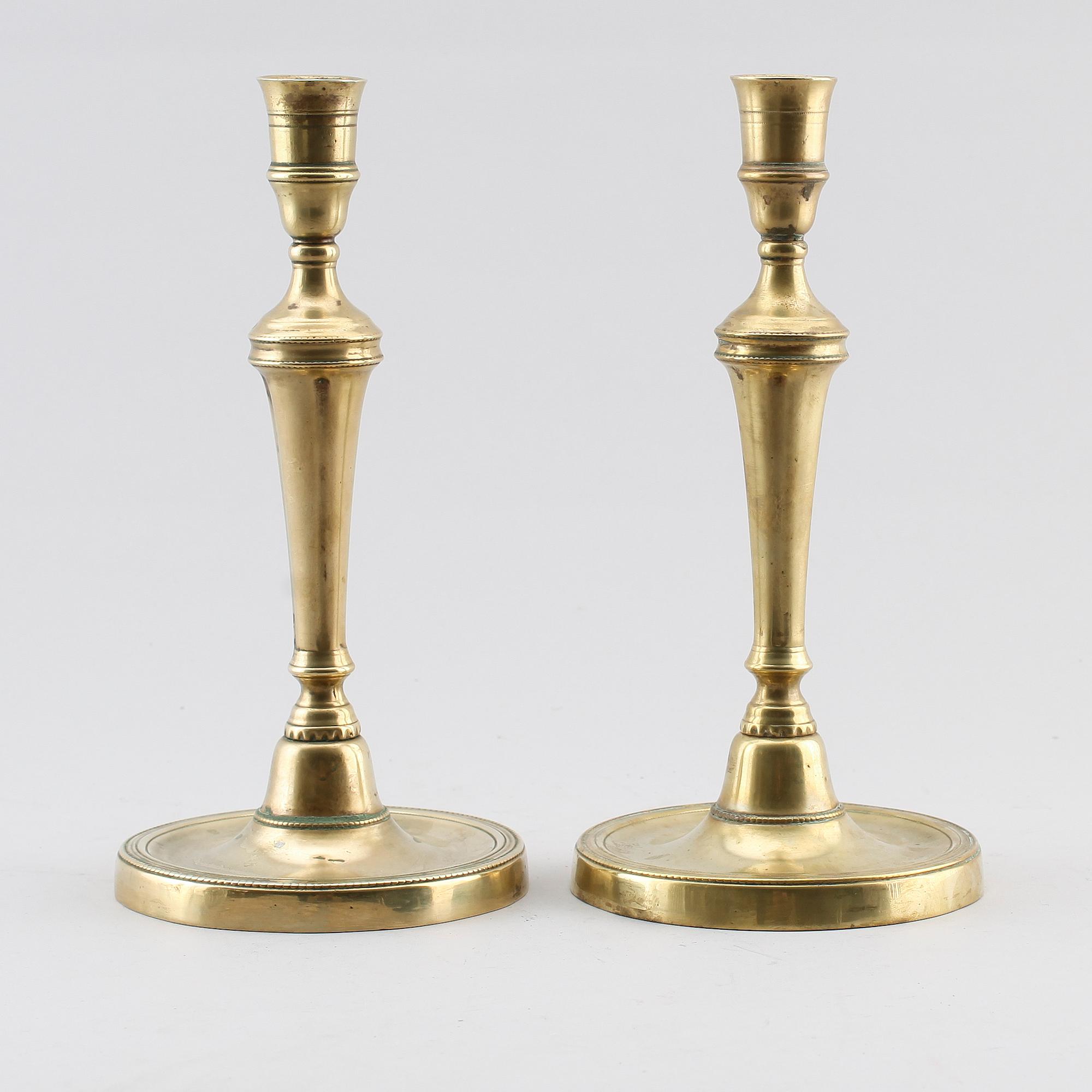 LJUSSTAKAR, 1 par, mässing, Louis Seize, 1700-tal.