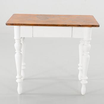 An early 1900' kitchen table.