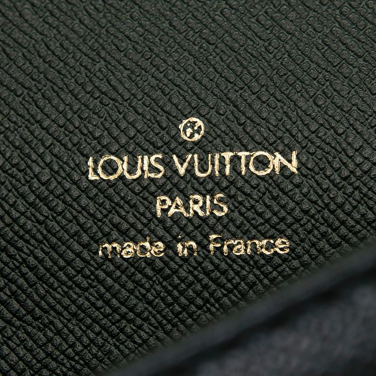 Louis Vuitton, salkku, "Taiga Kourad".