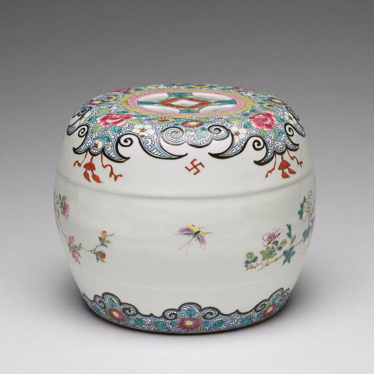 A small famille rose garden seat/stand, Qing dynasty, circa 1900.