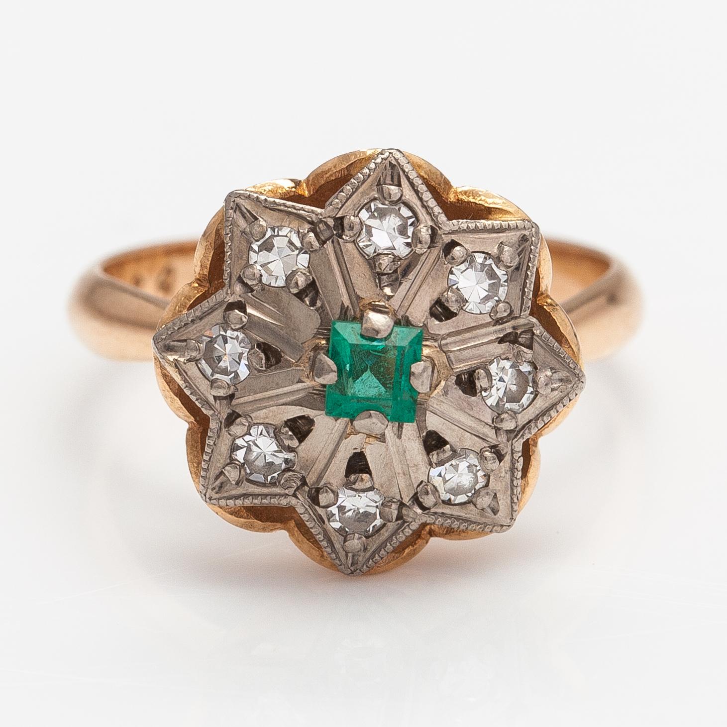 Ring, 14K guld, diamanter ca 0.40 ct tot och smaragd. Jerevan.