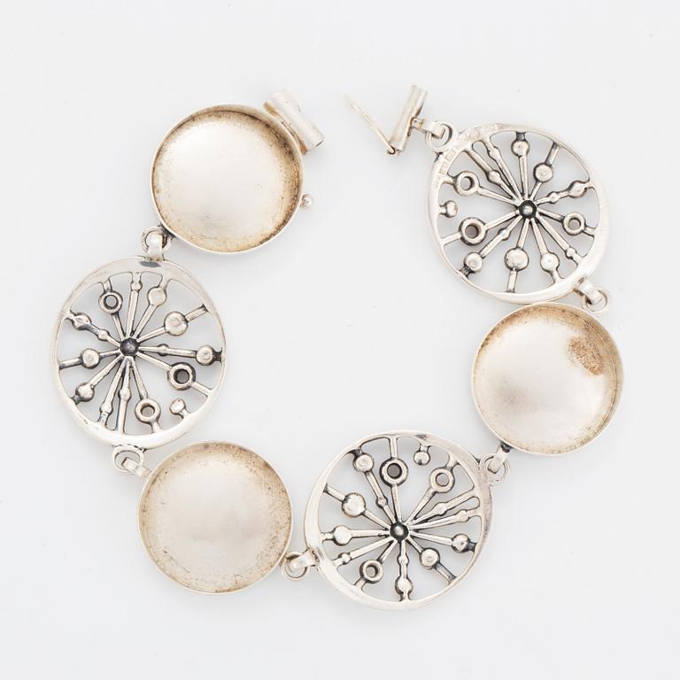 A Jorma Laine bracelet in silver.