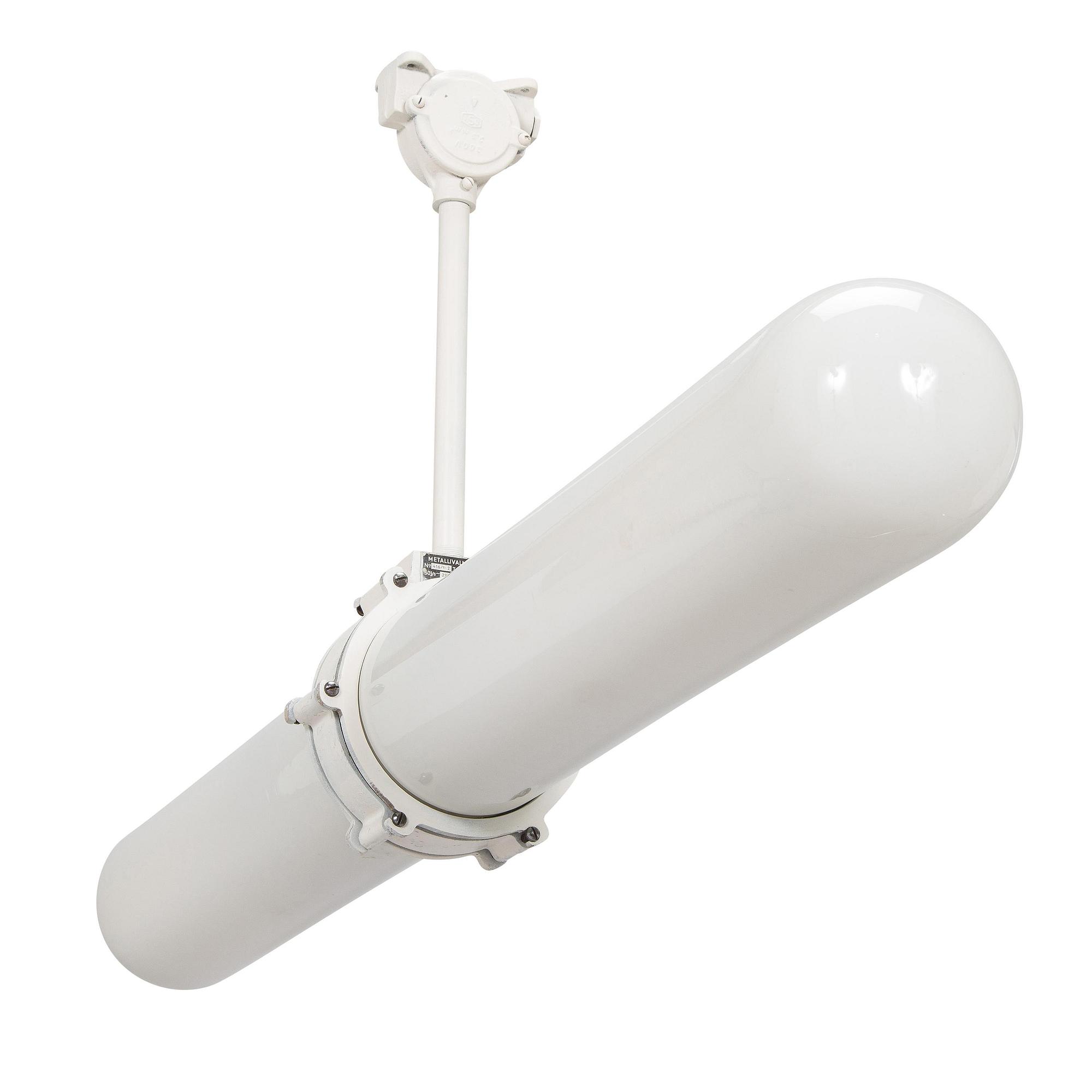 Teollisuusvalaisin / kattovalaisin, Metallivalmiste Oy, 1900-luvun puoliväli.