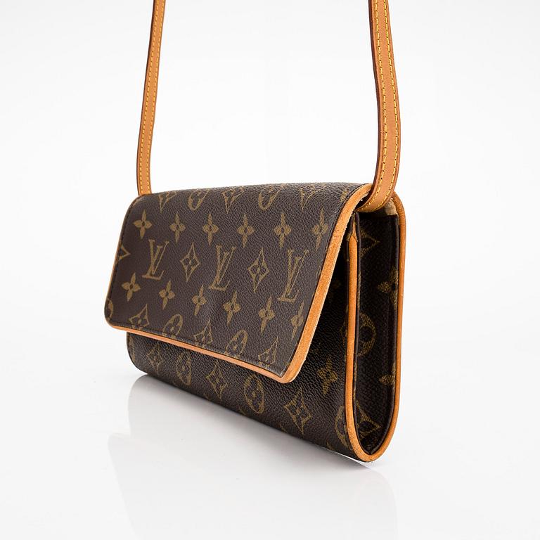 Louis Vuitton, a Monogram Canvas 'Pochette Twin' bag.