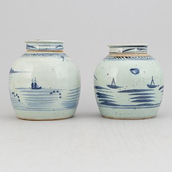 Two blue and white jars with cover, Qing dynasty, 19th Century.