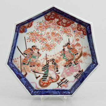 Fat, porslin, Japan, Edo, 1800-tal.