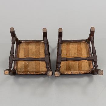 STOLAR, ett par snarlika, senbarock, 1700-tal.