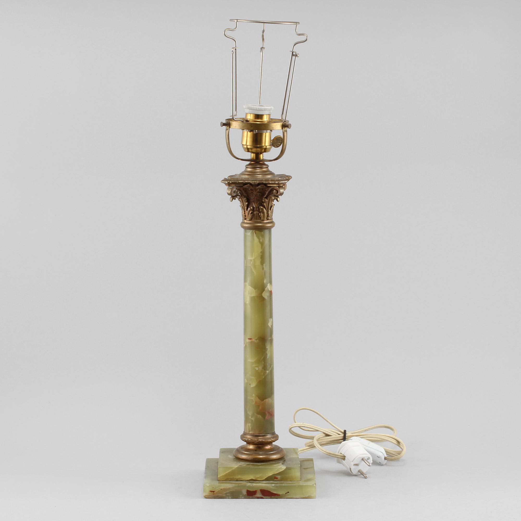 BORDSLAMPA, omkring 1900-talets mitt.