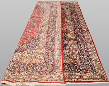 A Keshan carpet, approx. 307 x 200 cm.