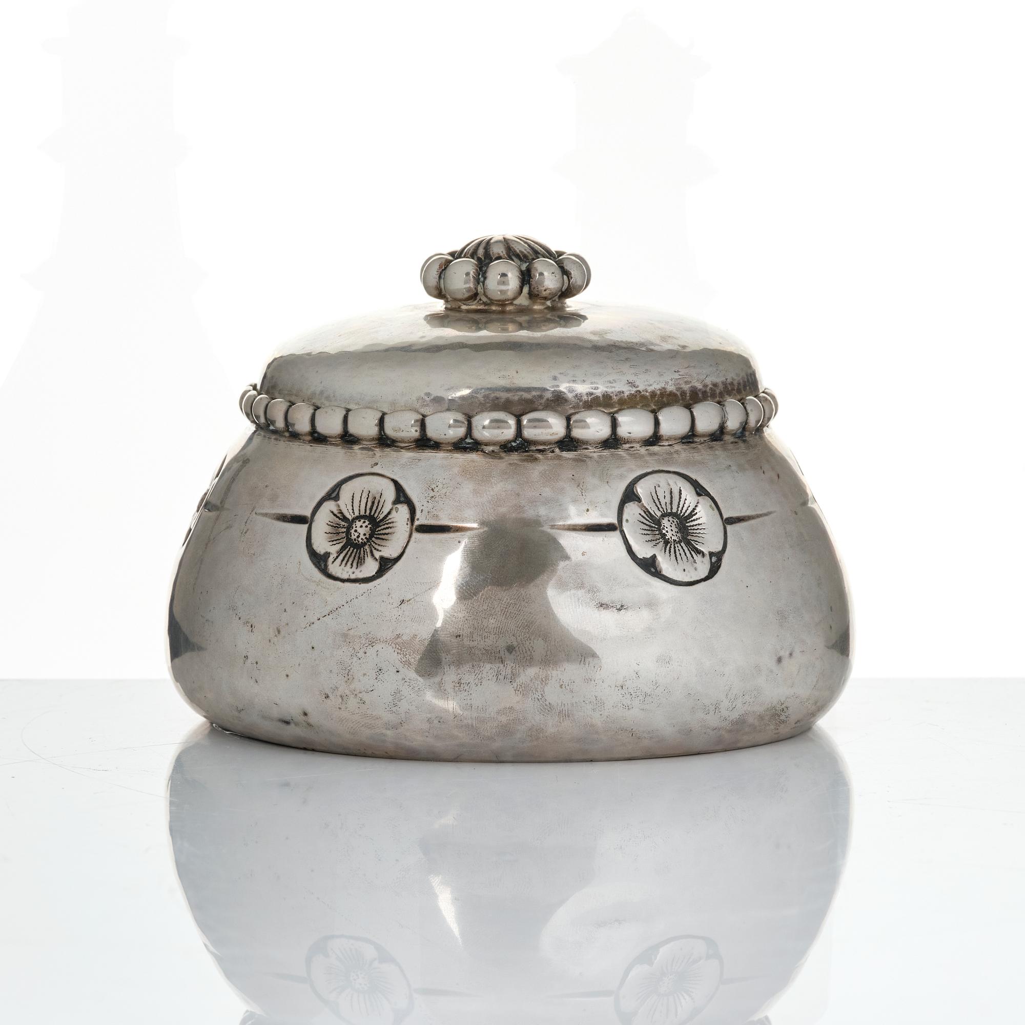 K. Andersson, a lidded silver sugar bowl, Art Nouveau, Stockholm 1919.