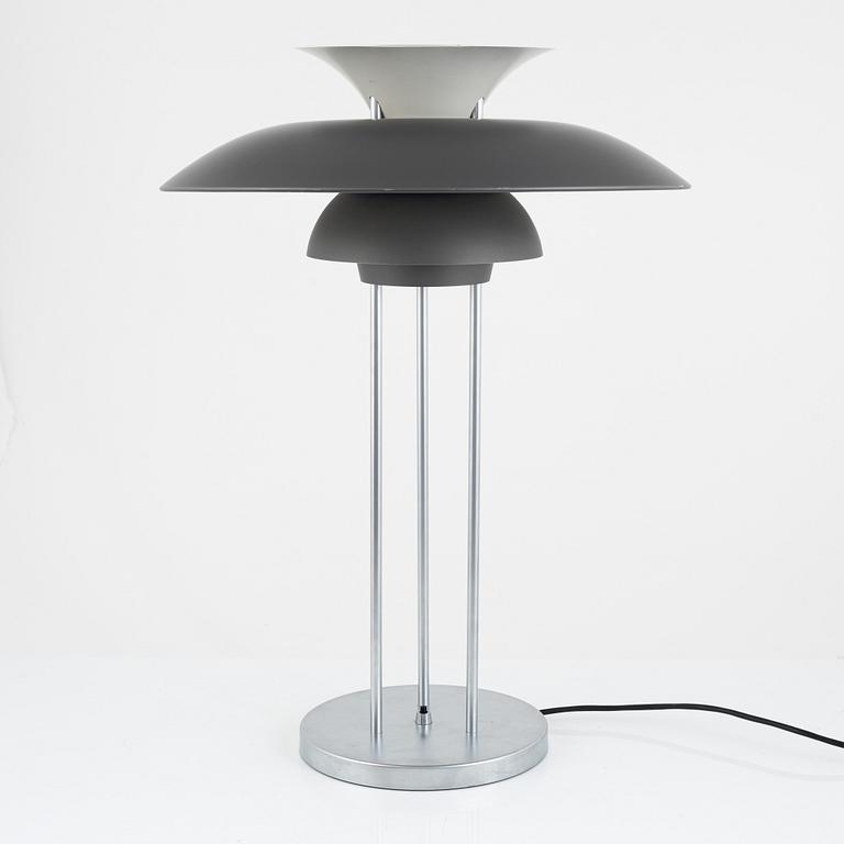 Poul Henningsen, bordslampa "PH5", modell 27095, Louis Poulsen, Danmark.