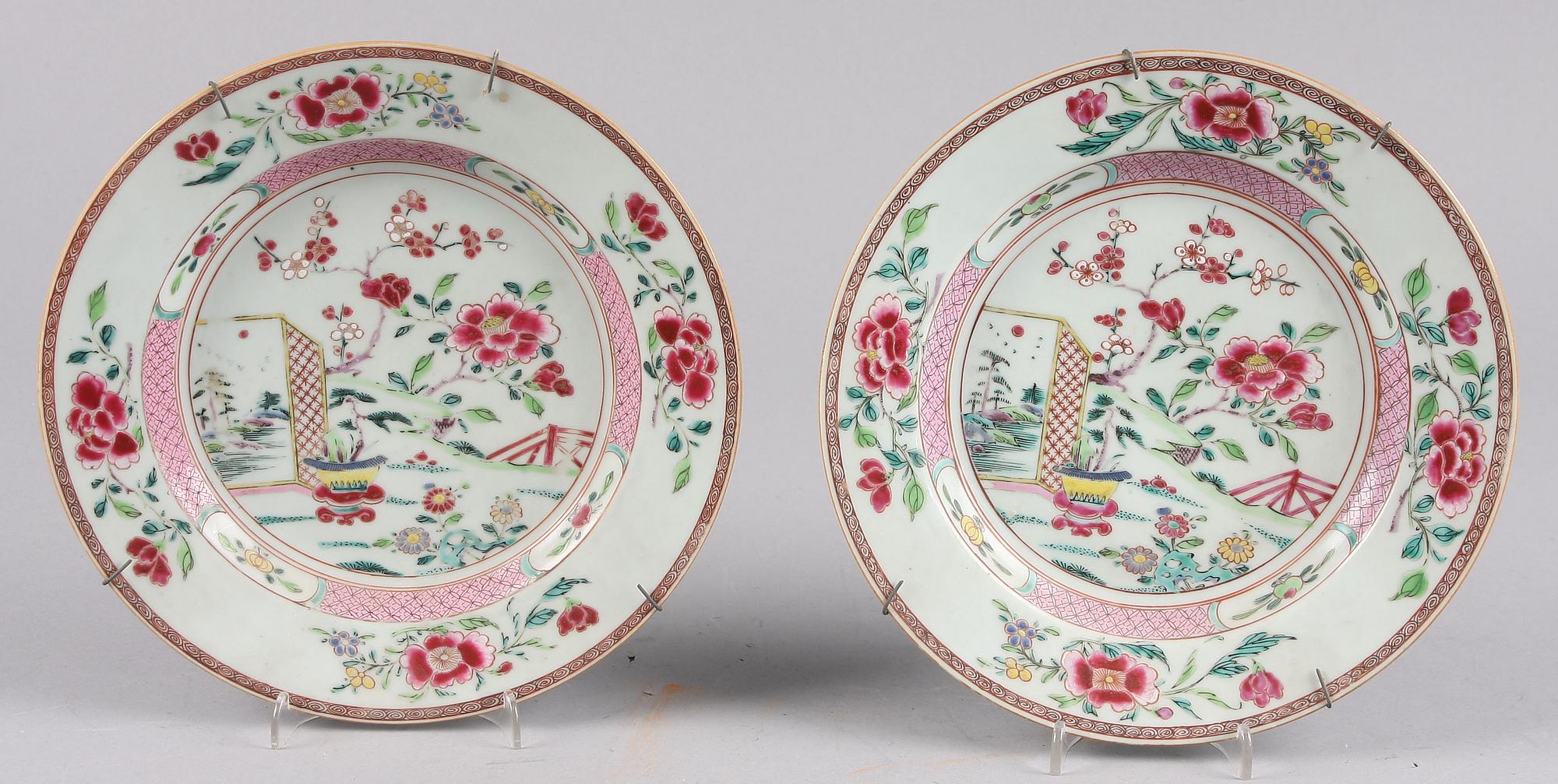 TALLRIKAR, 2 st, porslin, Kina, 1700-tal.