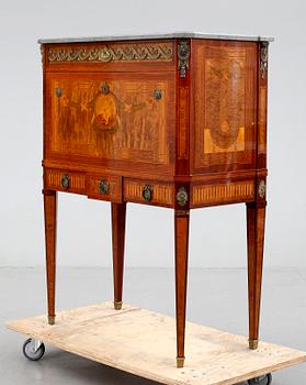 SEKRETÄR. Gustaviansk stil, 1900-talets mitt.