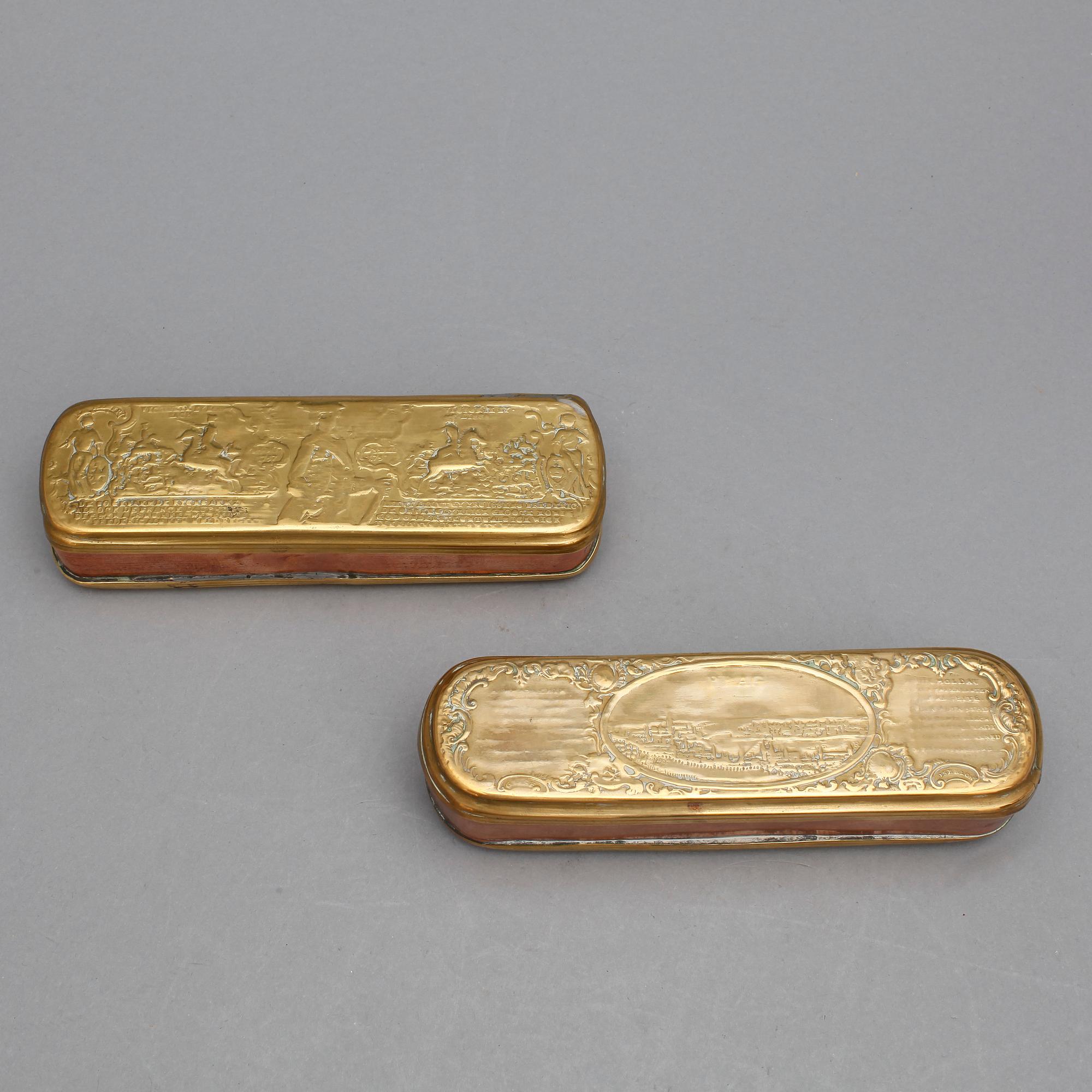 KALENDERDOSOR, 2 st, mässing och koppar, Holland 1700/1800-tal.