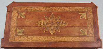 BYRÅ, gustaviansk stil, 1800-tal.