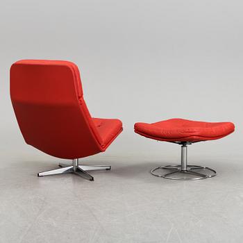 FÅTÖLJ SAMT FOTPALL, troligen 1960 / 70-tal.