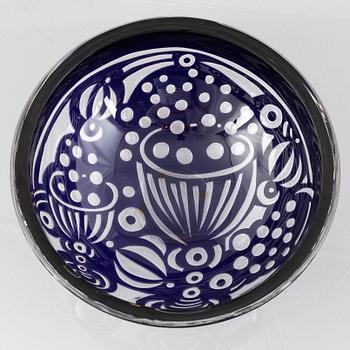 Lars Hellsten, an 'ariel' glass bowl, Orrefors Gallery 1988.