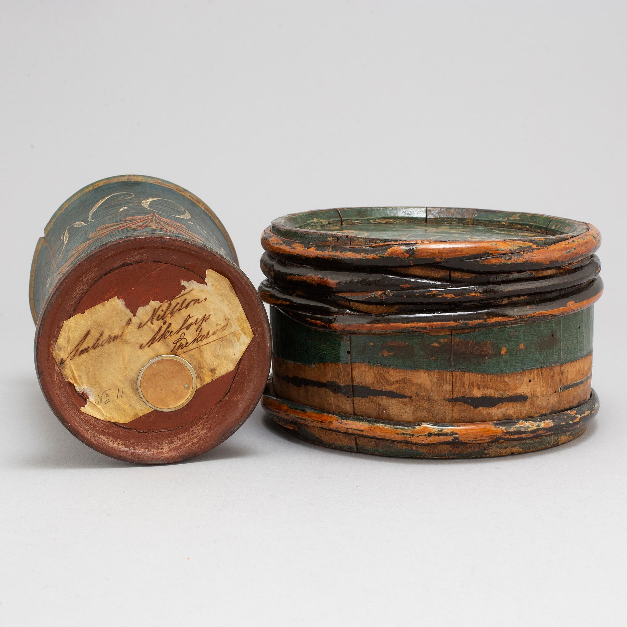 A Swedish wooden cup and bottle, late 18th / early 19th century.