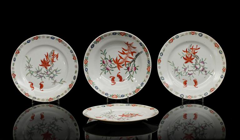 TALLRIKAR, 3 st, samt DJUP TALLRIK, porslin, Kina, Republik, 1900-talets början.