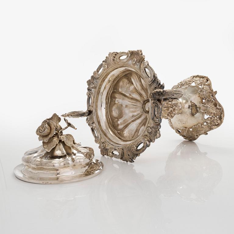 A footed Neo Rococo silver bowl with lid, maker's mark of Johan Theodor Palmgren, Norrköping, Sweden 1885-86.