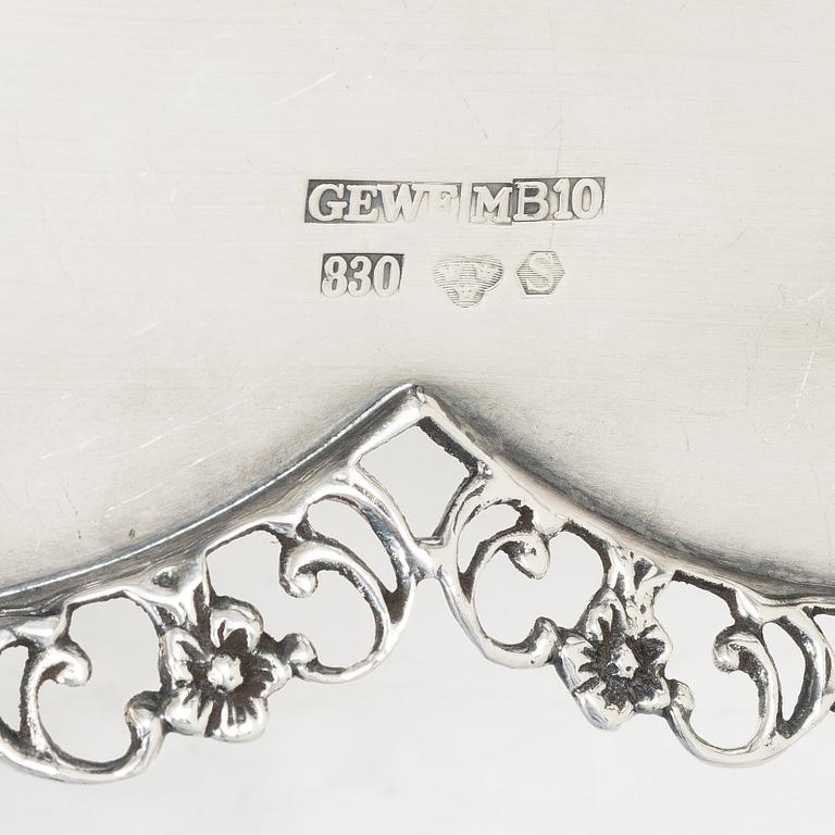 Gewe Silvervarufabriken Ab, cream jug, sugar bowl and tray, silver, Rococo style, Malmö 1968–1976.