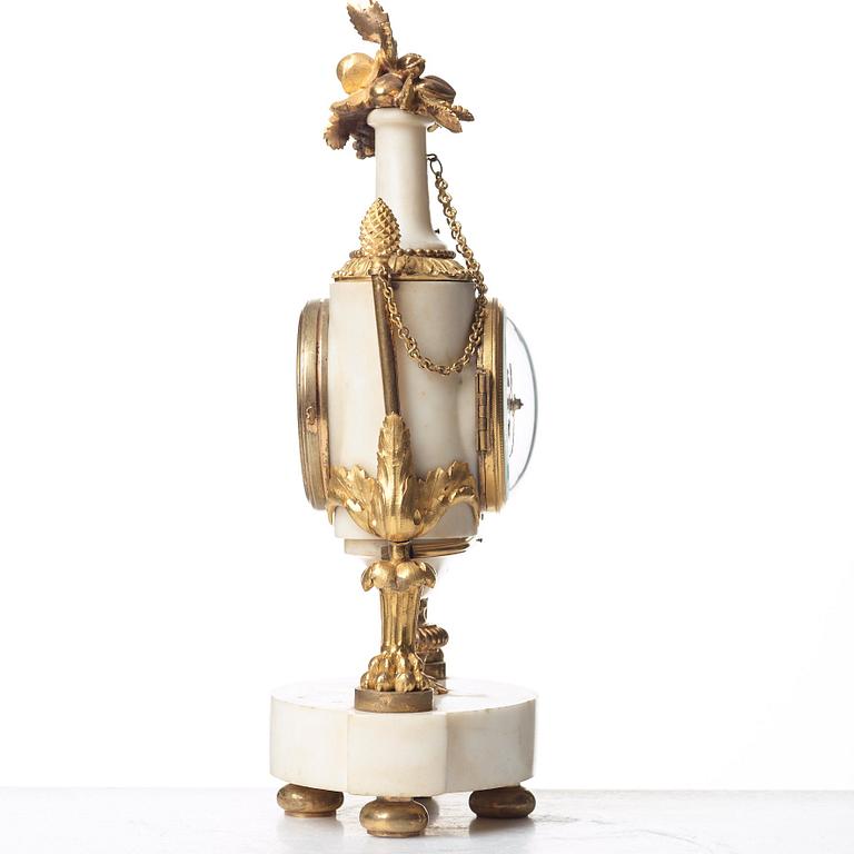 A Louis XVI late 18th Century mantel clock, by Pierre Michel Barancourt (active in Paris 1779-89).