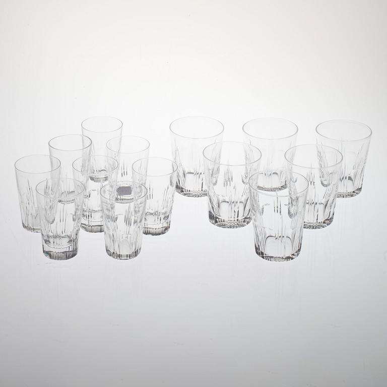 GLASSERVIS, 61 delar, "Stuart" England 1900-talets senare hälft.