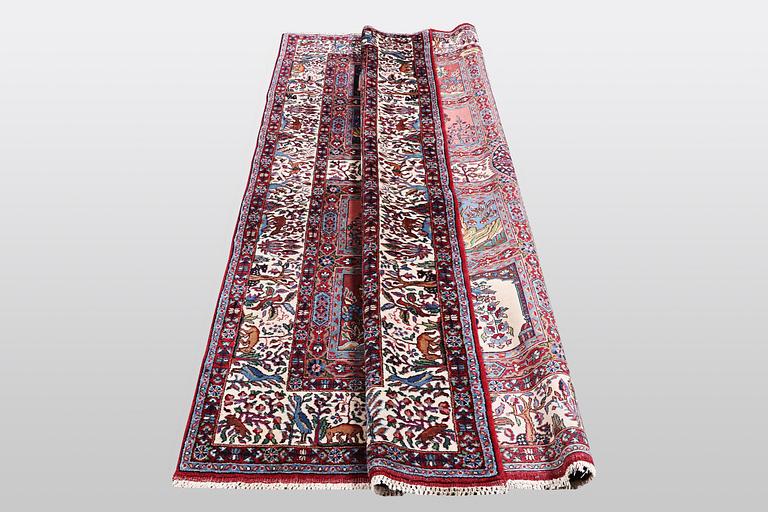 A rug, semi-antique rug Kirman, signed, circa 248 x 169 cm.
