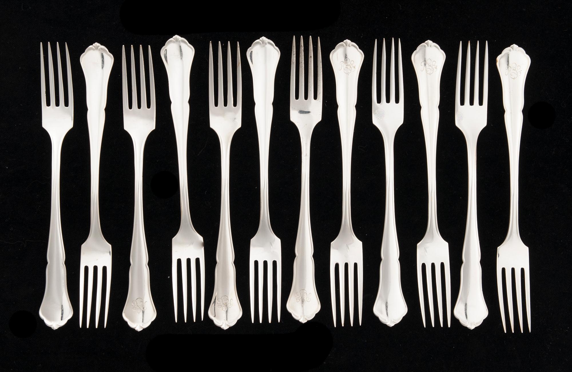 BESTICK, 80 delar, silver, "Chippendale", Kultakeskus, Tavastehus, 1950-tal. Totalvikt utan knivar ca 1963 g.