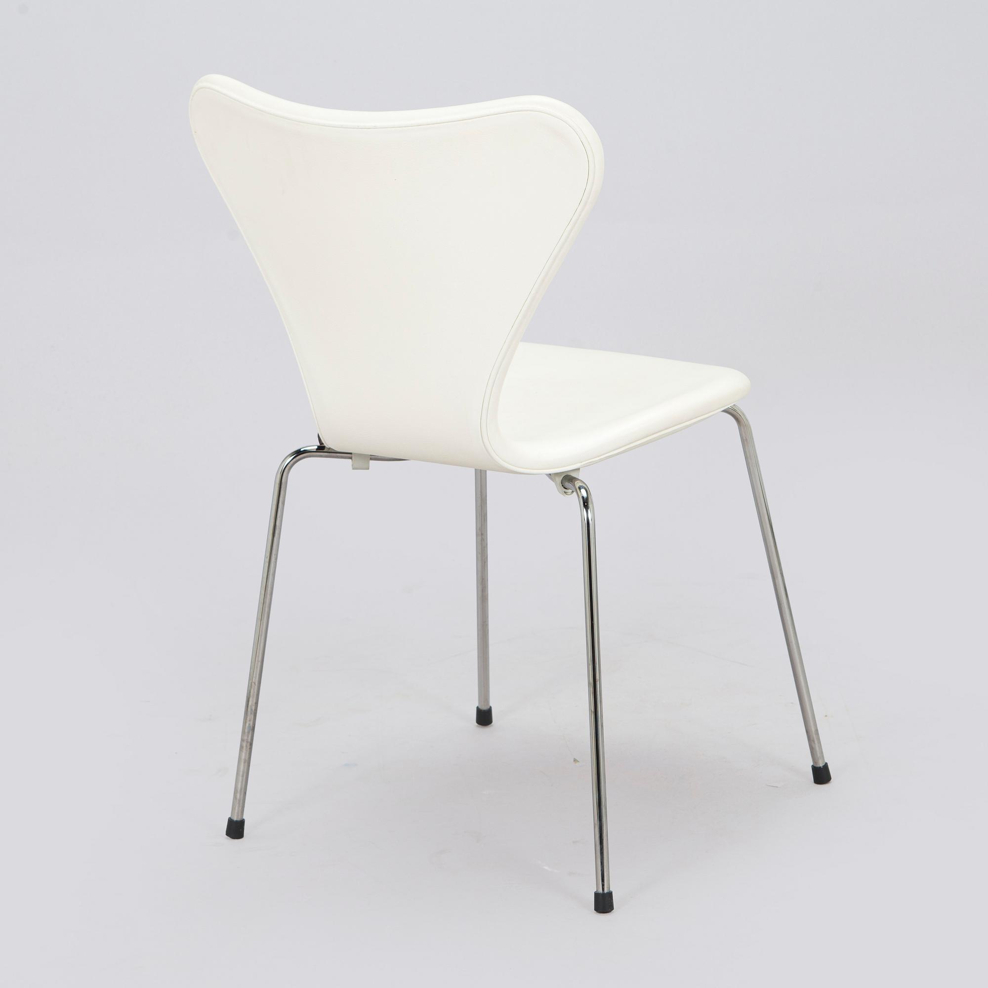 Arne Jacobsen, tuoli, "Seiska", Fritz Hansen, Tanska, 2015.