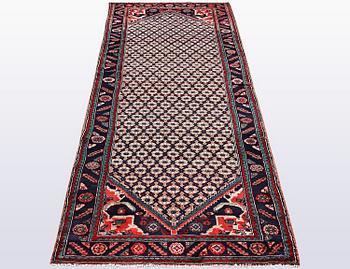A runner, Koliaj, ca 302 x 99 cm.