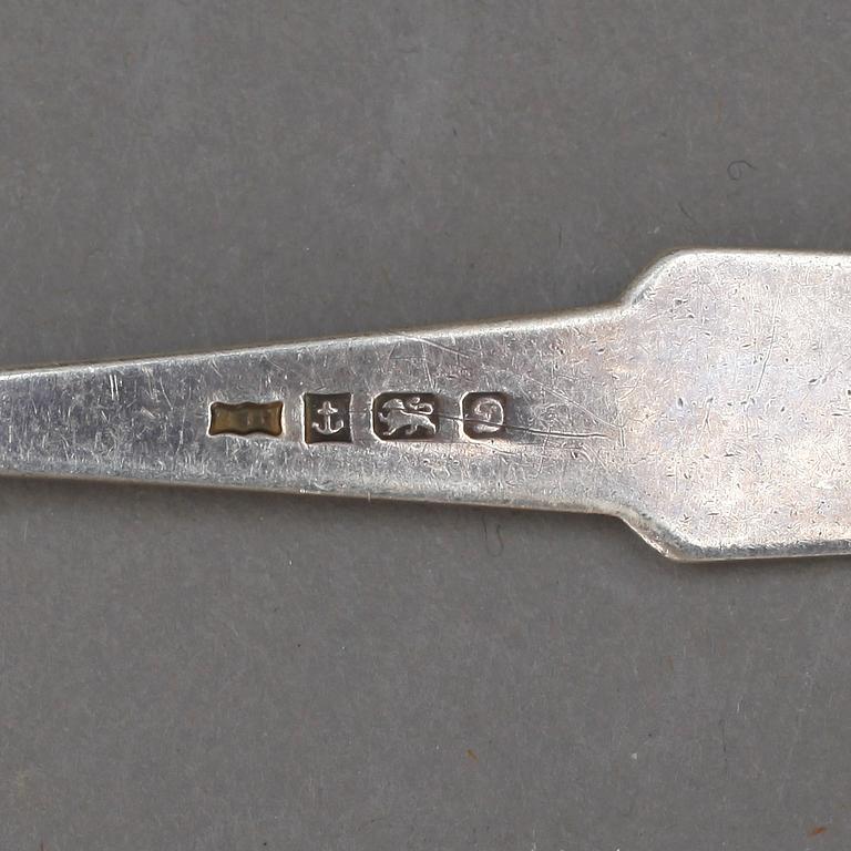 PARTI SILVER, ca 25 delar, bla England, 1800-1900-tal. Vikt ca 446 gram.