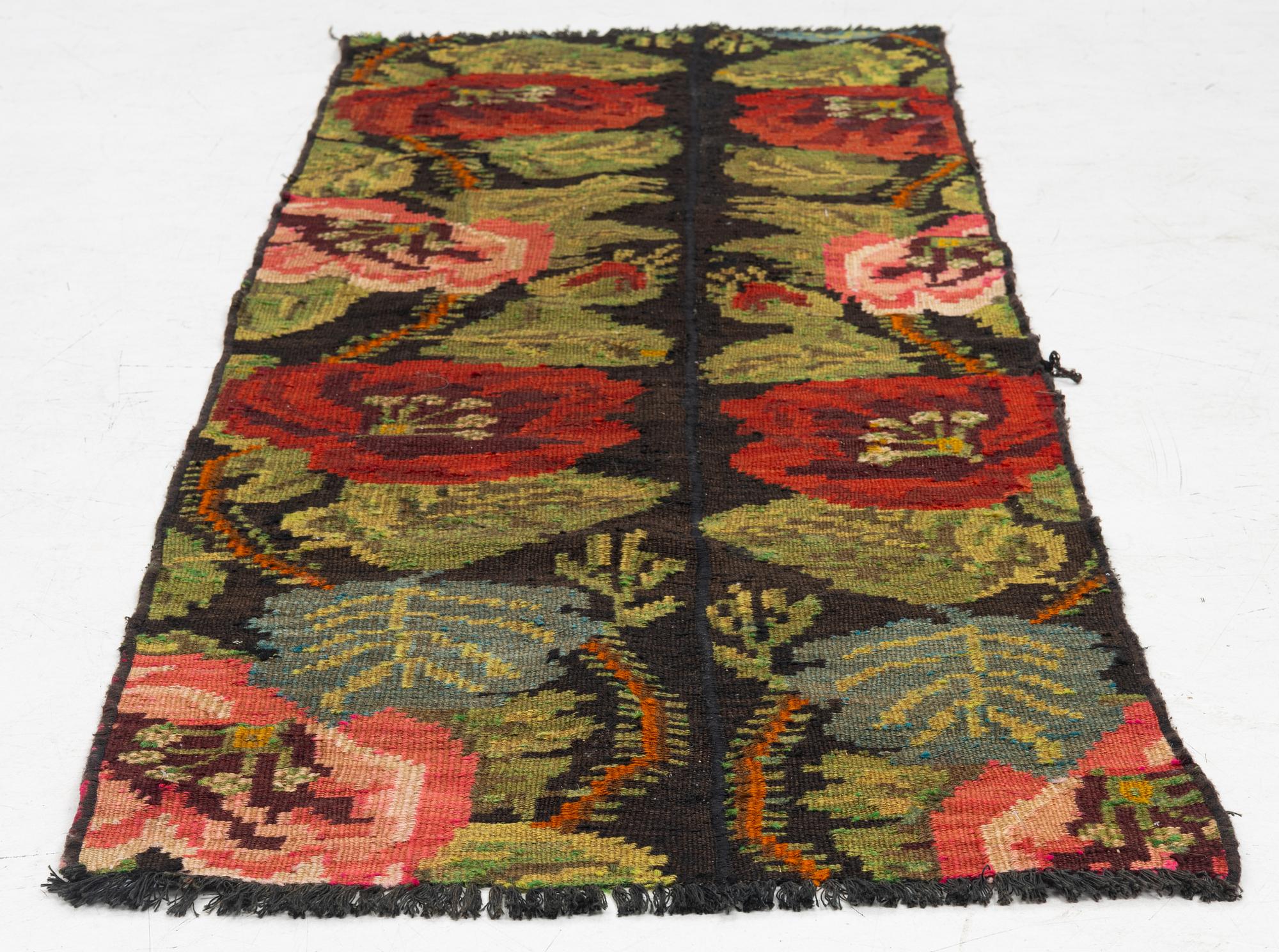 Carpet, Bessarabian kelim, so-called rose kilim, 180 x 62 cm.