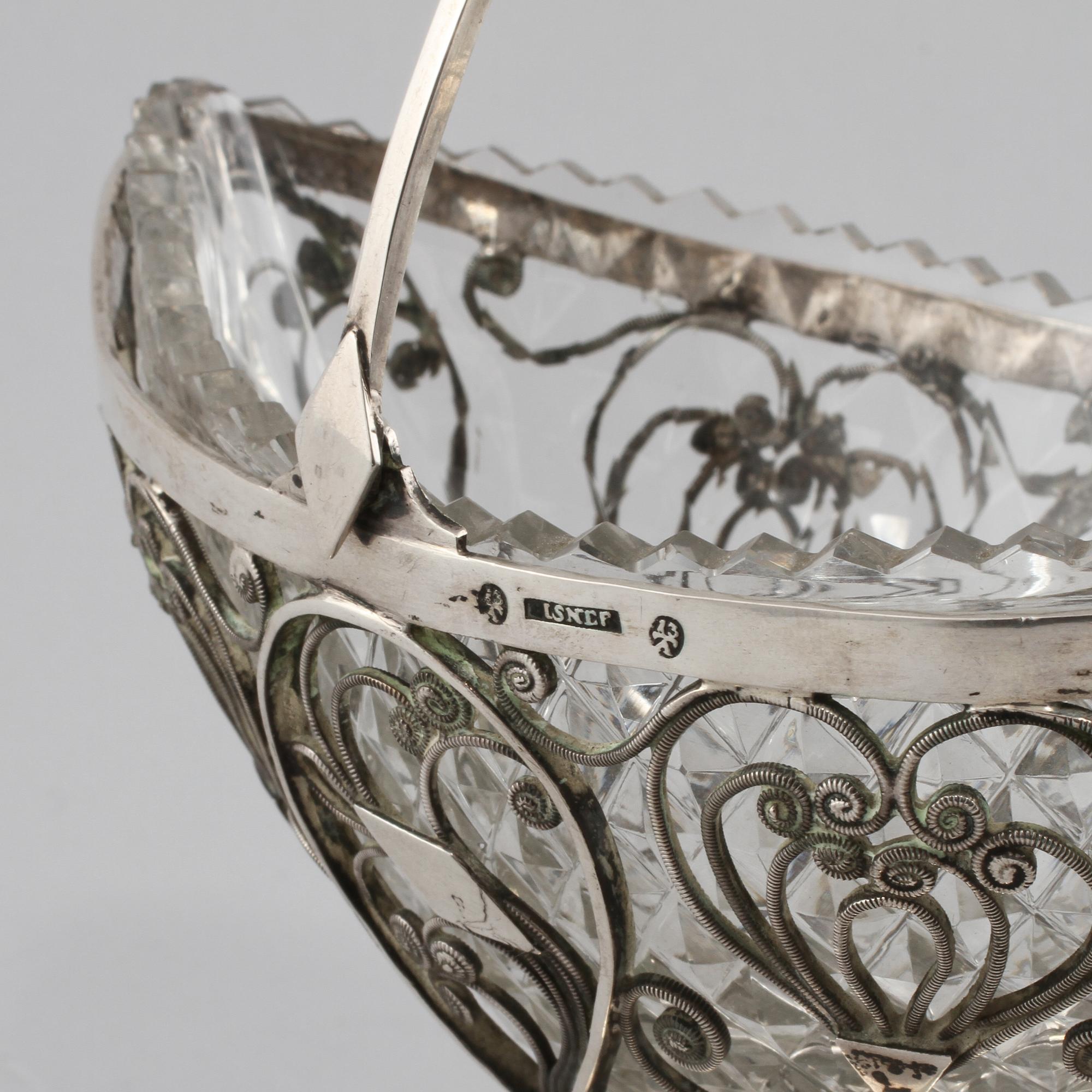 SKÅL, glas och silver, empire, troligen Tyskland, 1800-talets första hälft. Vikt 222 g exkl glas.