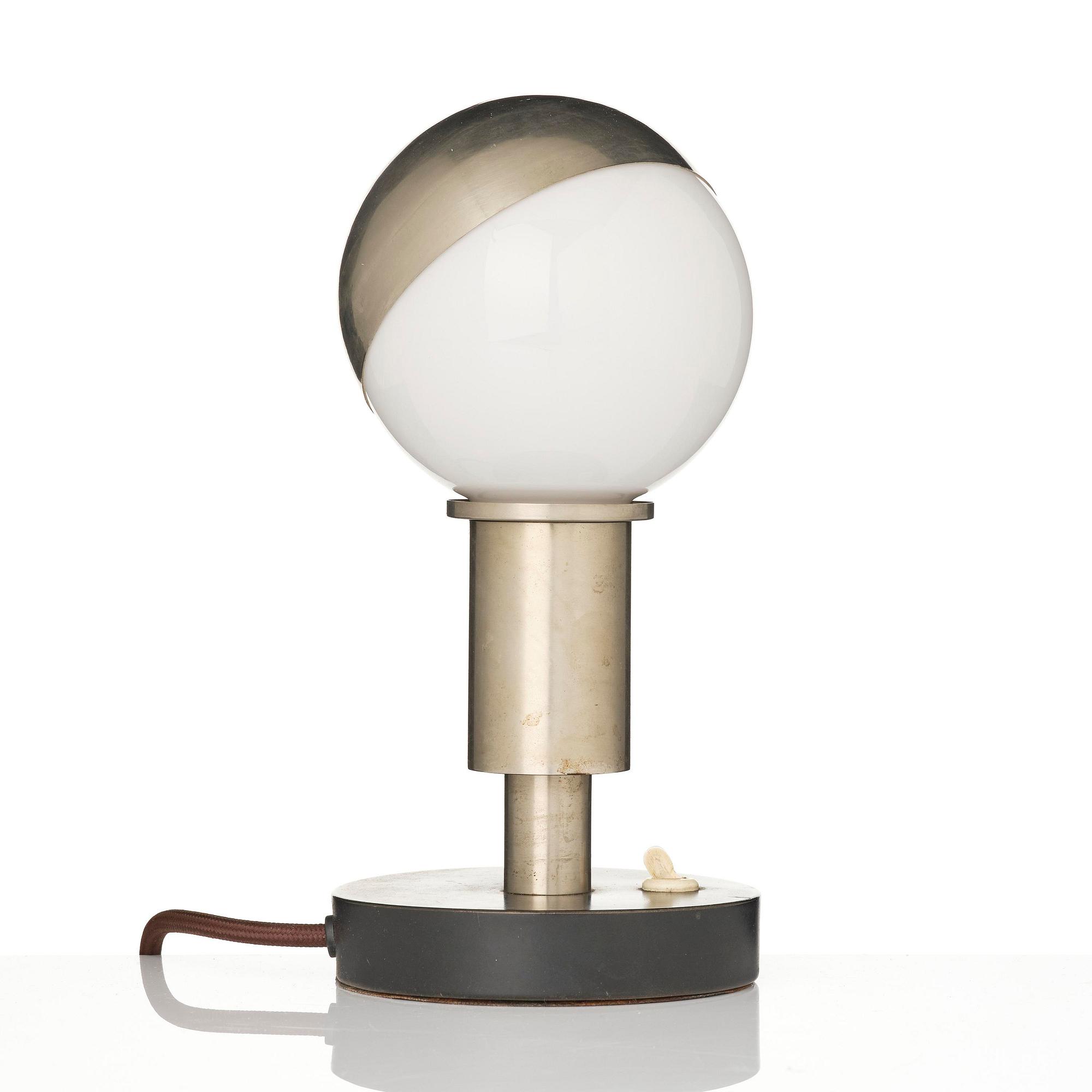 Harald Notini, bordslampa, modell 6992, Arvid Böhlmarks Lampfabrik, Stockholm, 1930-tal.