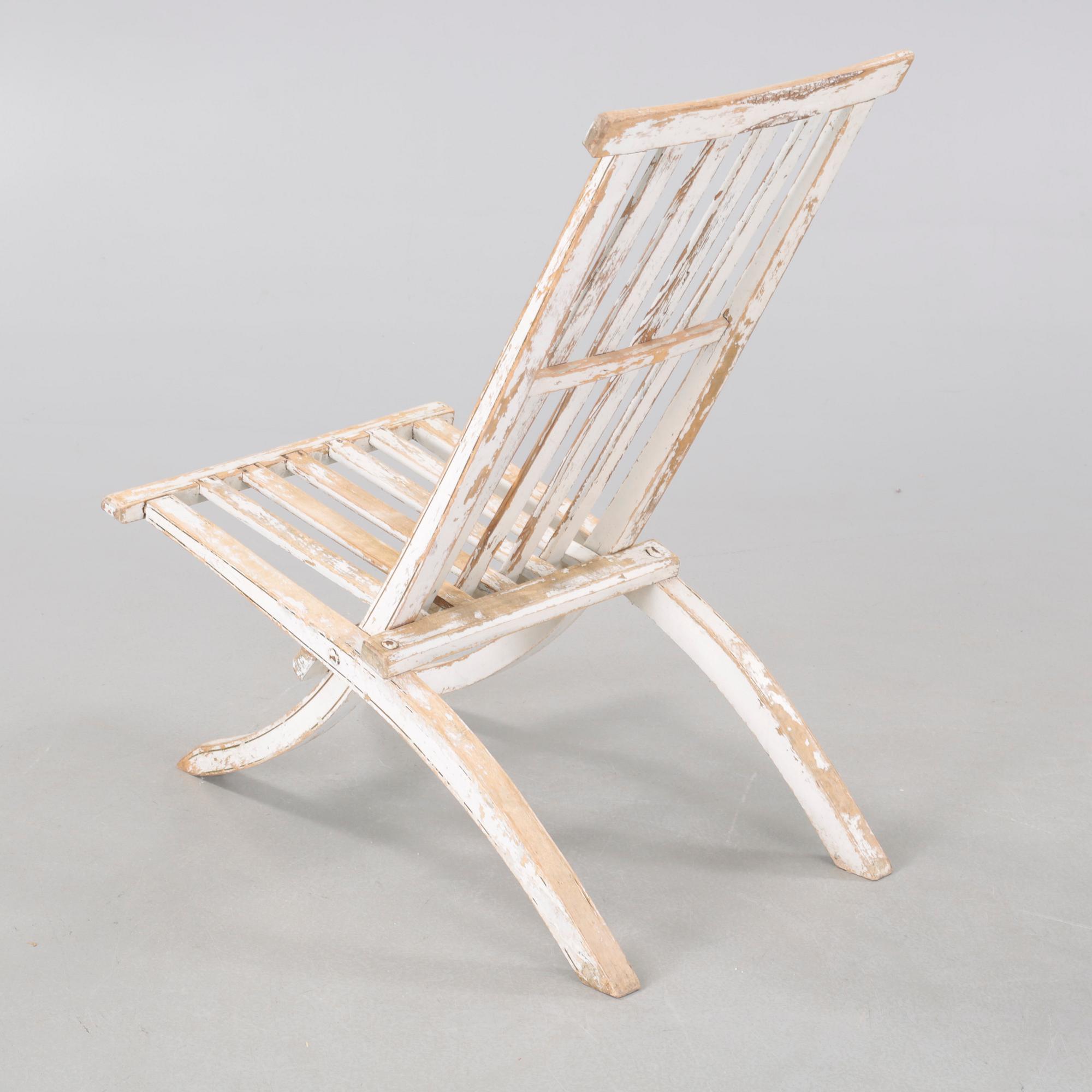 A deckchair from the latter half of the 20th century.