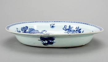 TERRINFAT, porslin, Kina, sen Qianlong (1736-95).