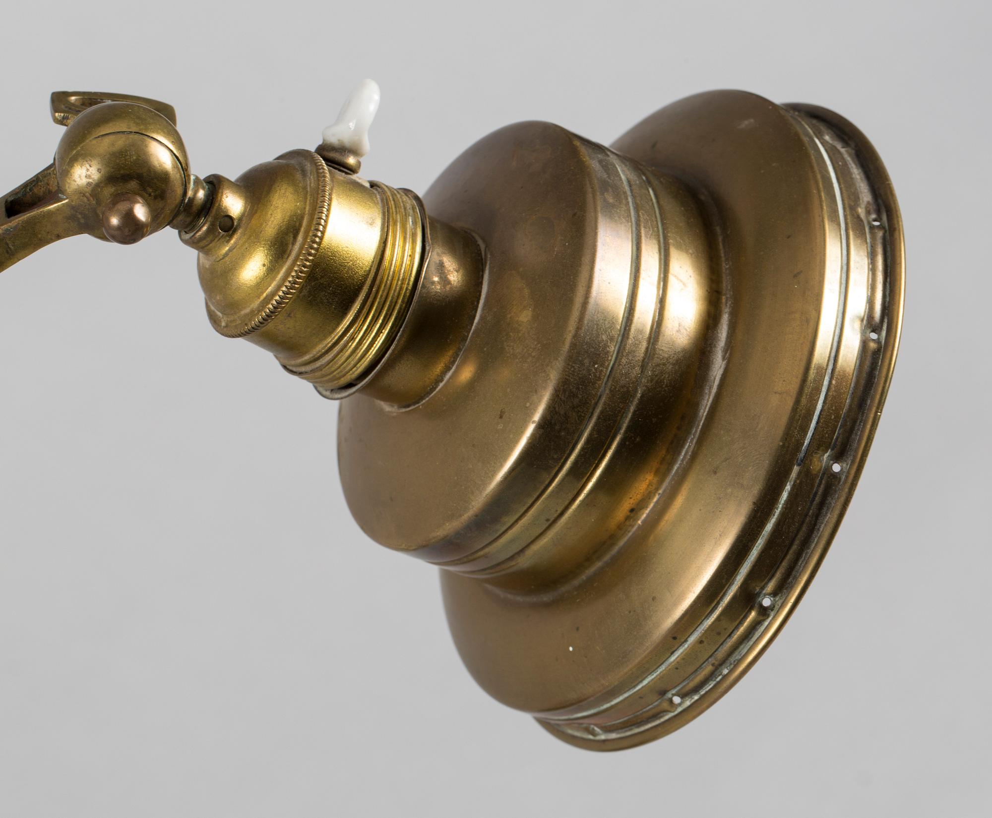 BORDSLAMPA, 1900-tal, mässing.