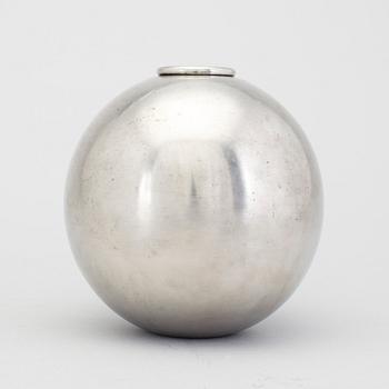 A pewter vase, Firma Svenskt Tenn 1932.