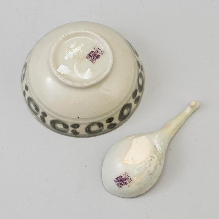 A blue and white bowl and ladle, Teksing Cargo, early 19th Centuyr.