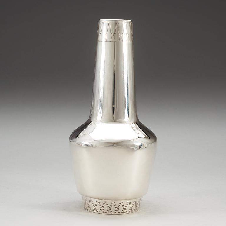 HELGE LUNDGREN, cocktailshaker, Studio K. Anderson, Stockholm 1955, sterling.
