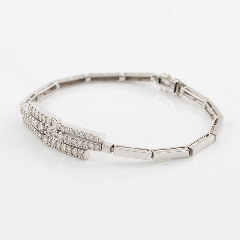 Armband, 18K vitguld med briljantslipade diamanter.
