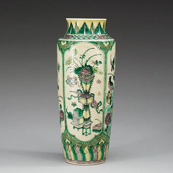 A famille verte vase, Qing dynasty, Kangxi (1662-1722).