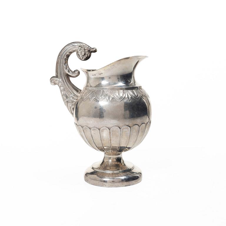 Gustaf Fredrik Richter, gräddkanna, silver, empire, Stockholm 1818-1827 (1863).