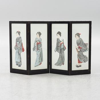 A Japanese folding screed, paint on silk, around 1900.
