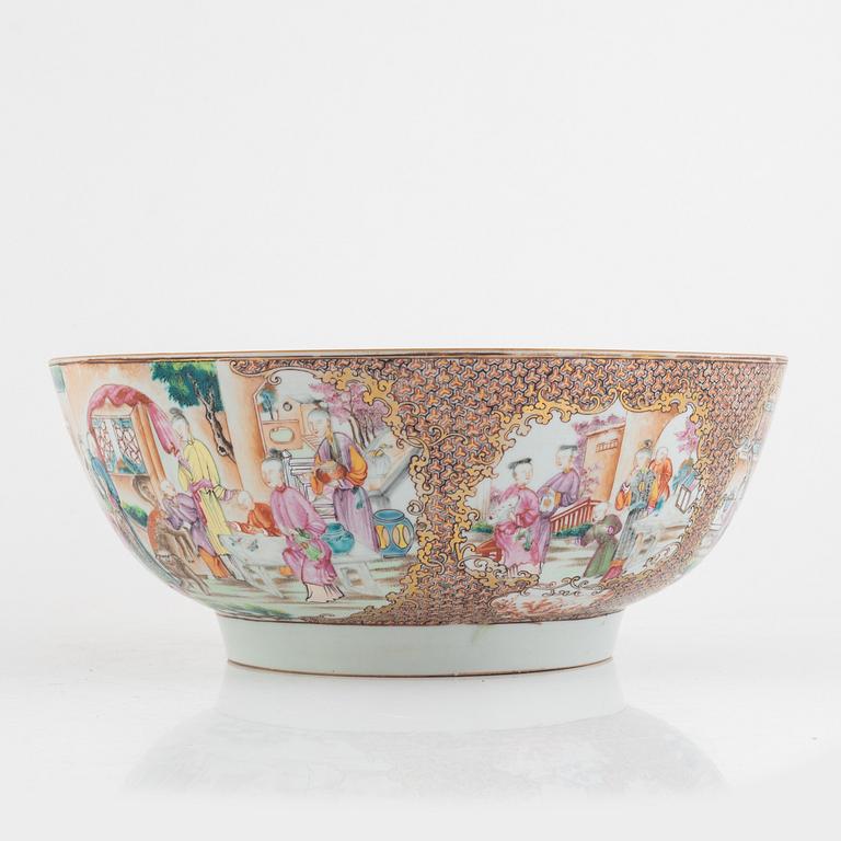 A famille rose Chinese export punchbowl and a basin, Qing dynasty, Qianlong (1736-95).